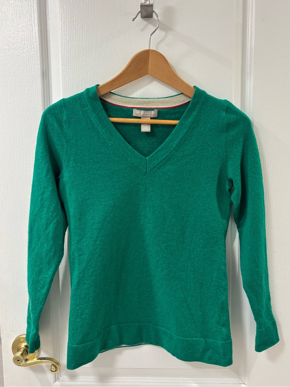 Merino Wool Banana Republic V Neck Sweater Base Layer Quiet Luxury Academia Work